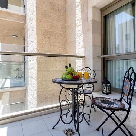 Luxury One-Bedroom Apartment/Parking In City Center Jerusalem Exterior photo