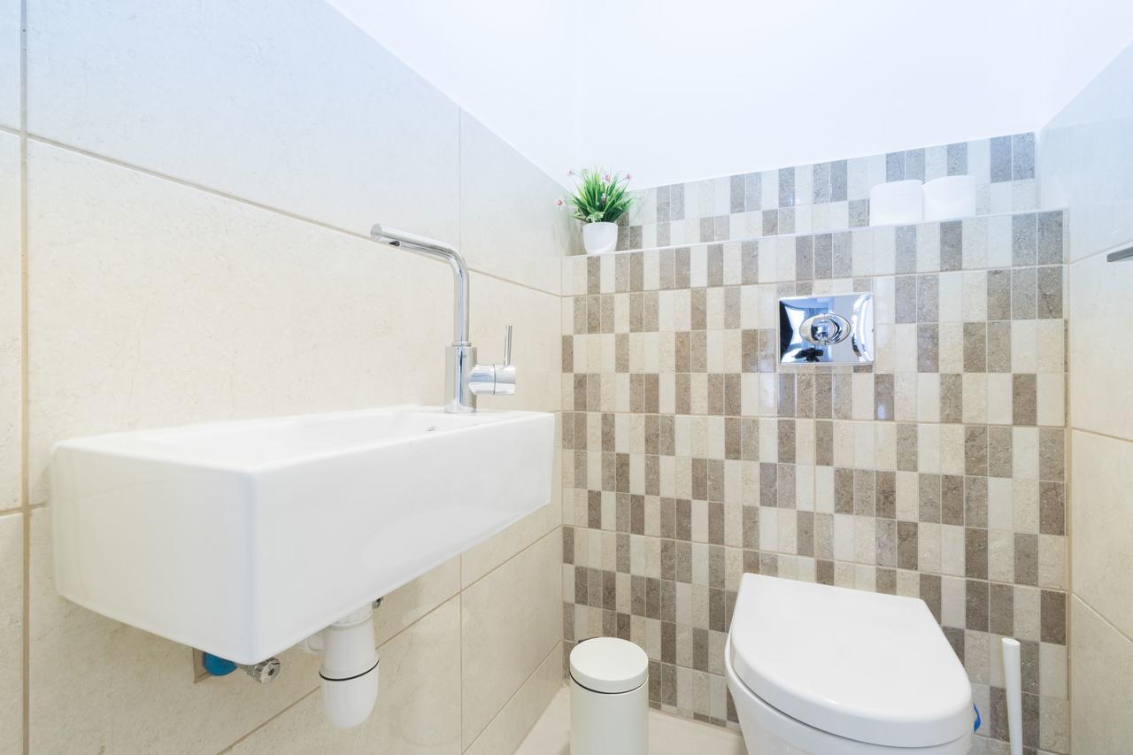 Luxury One-Bedroom Apartment/Parking In City Center Jerusalem Exterior photo