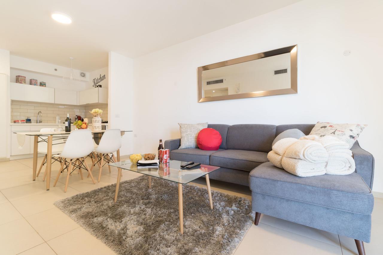 Luxury One-Bedroom Apartment/Parking In City Center Jerusalem Exterior photo