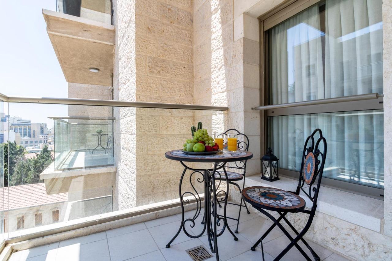 Luxury One-Bedroom Apartment/Parking In City Center Jerusalem Exterior photo